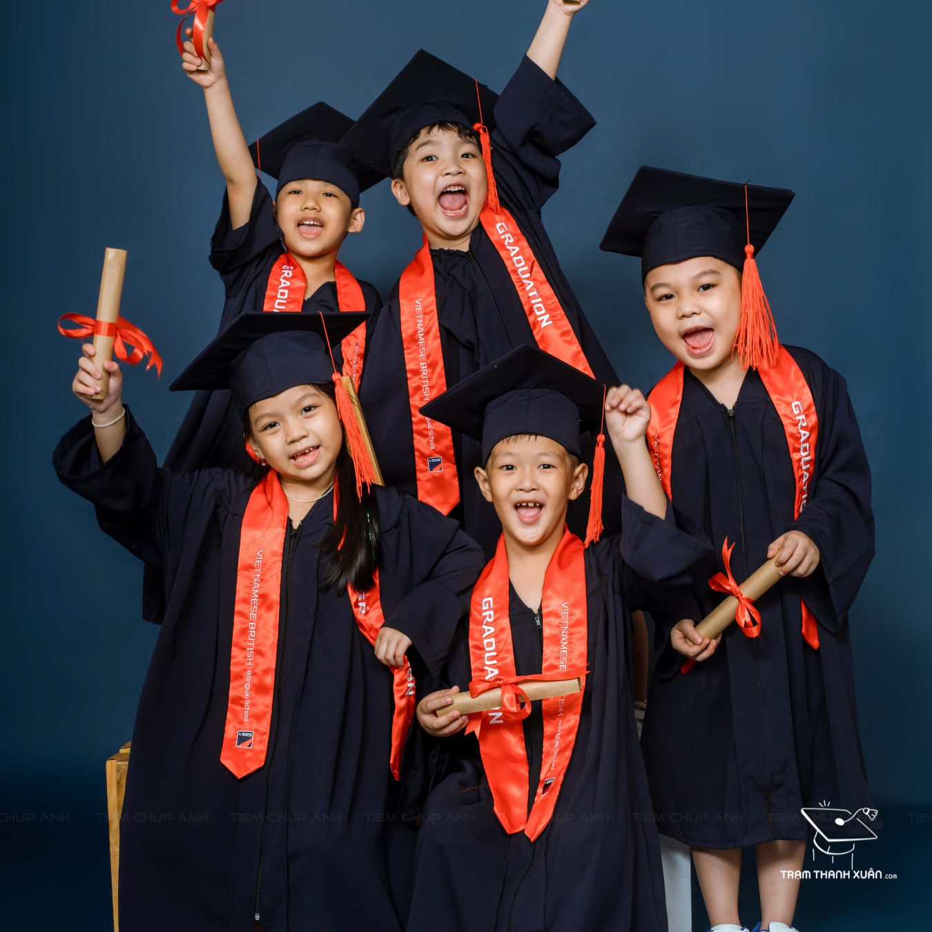 đồng phục chụp ảnh kỷ yếu
