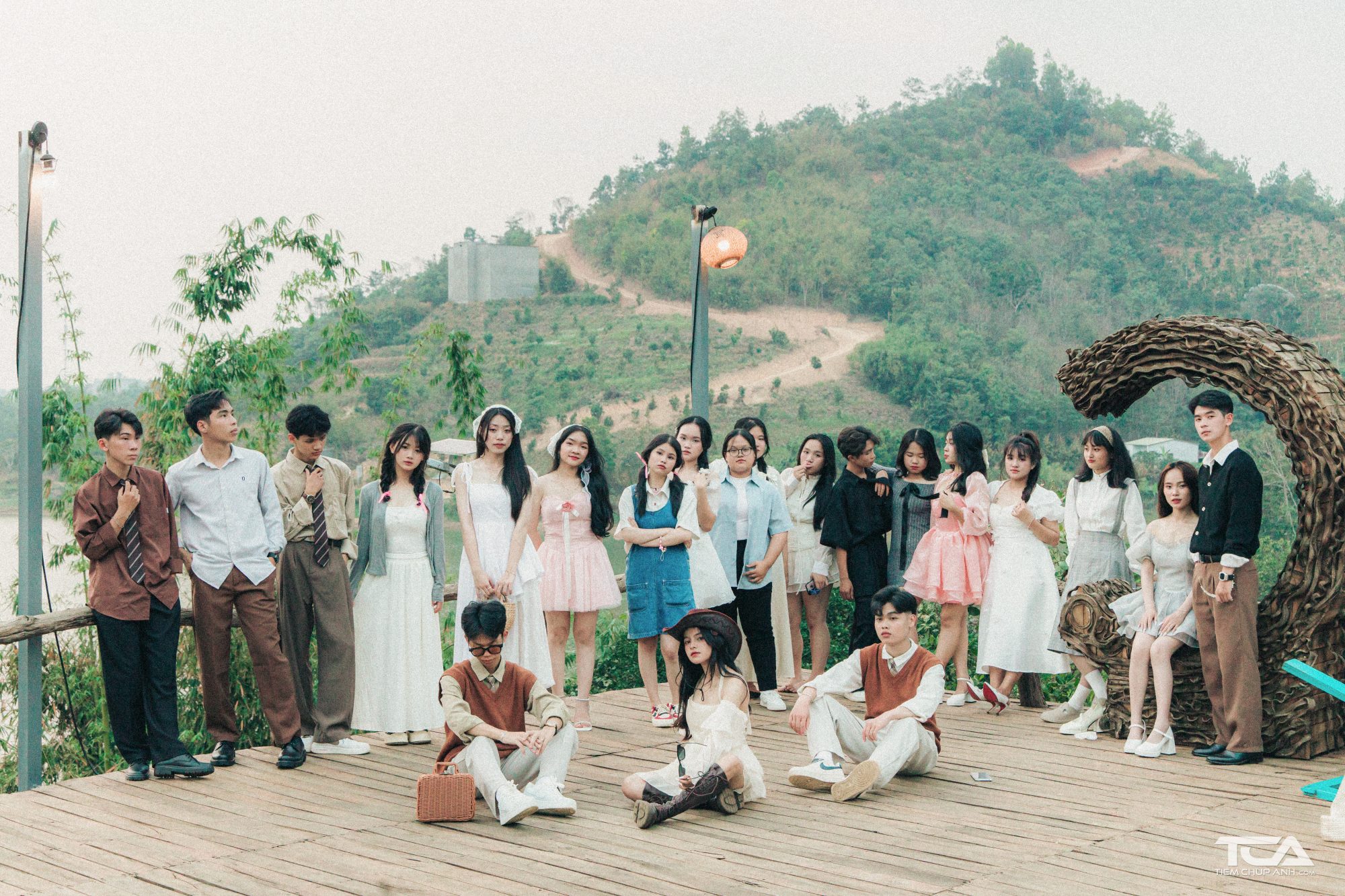 Bảng giá chụp ảnh concept kỷ yếu phong cách vintage đẹp