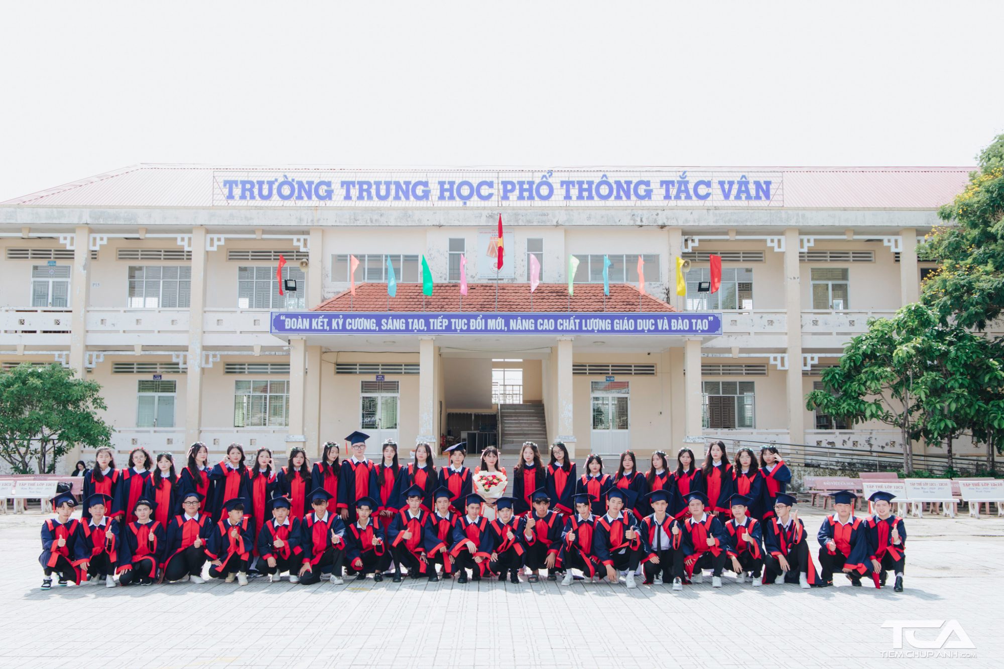 hình ảnh chụp kỷ yếu