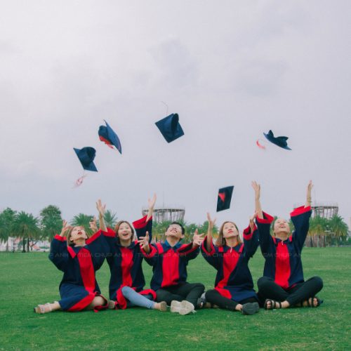 đồng phục học sinh thái