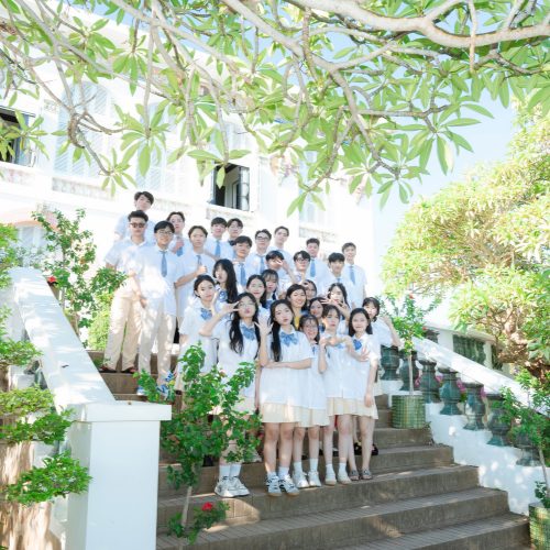 giá chụp hình kỷ yếu