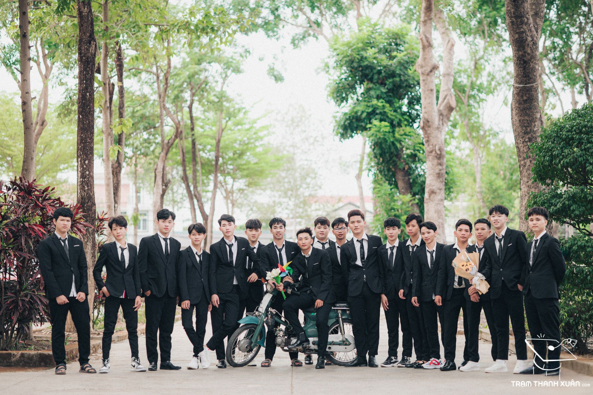 cho thuê vest kỷ yếu