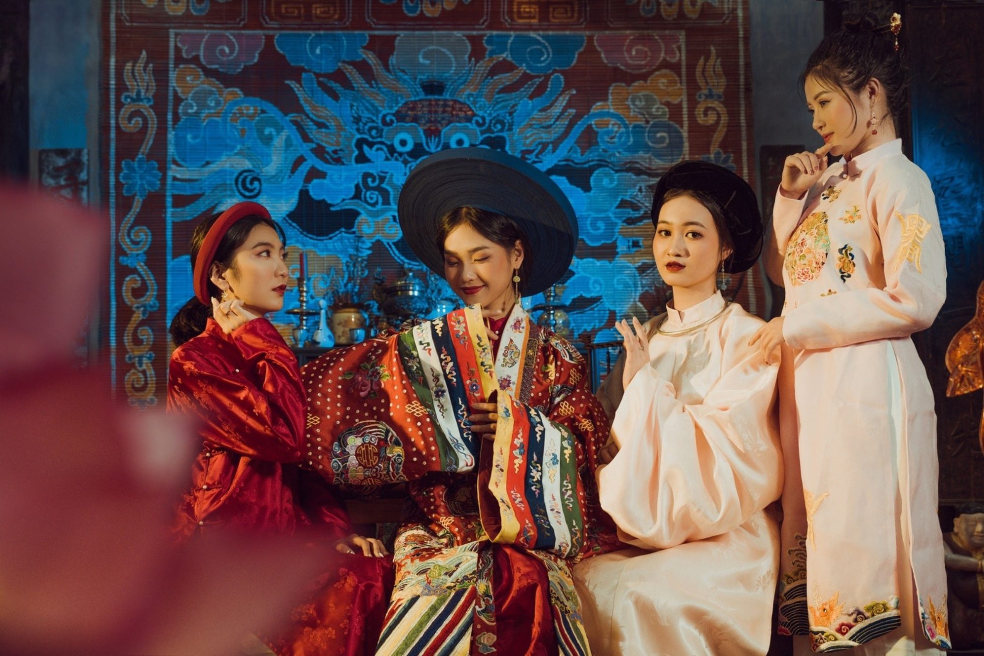 cổ phục chụp kỷ yếu