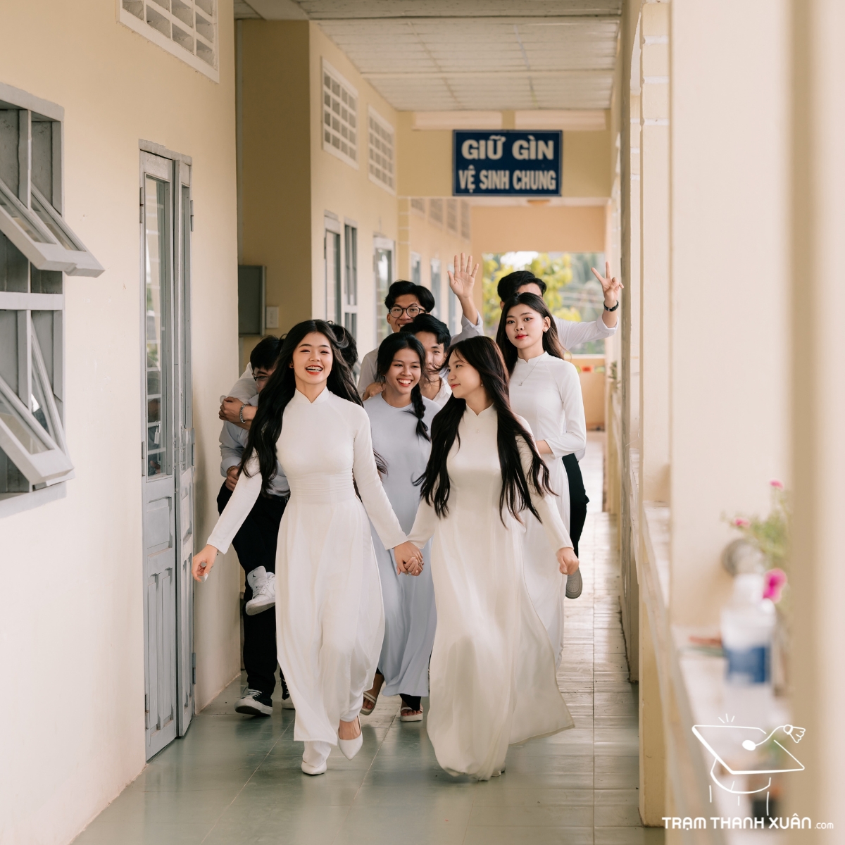 cho thuê áo vest áo dài áo cử nhân
