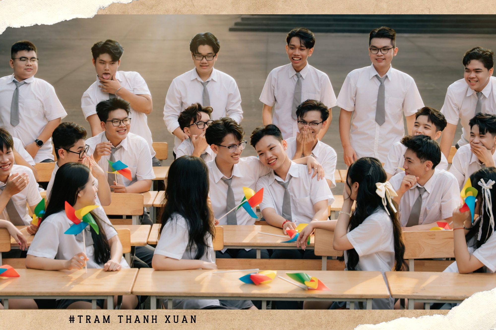 kiểu tóc chụp kỷ yếu cho tóc ngắn