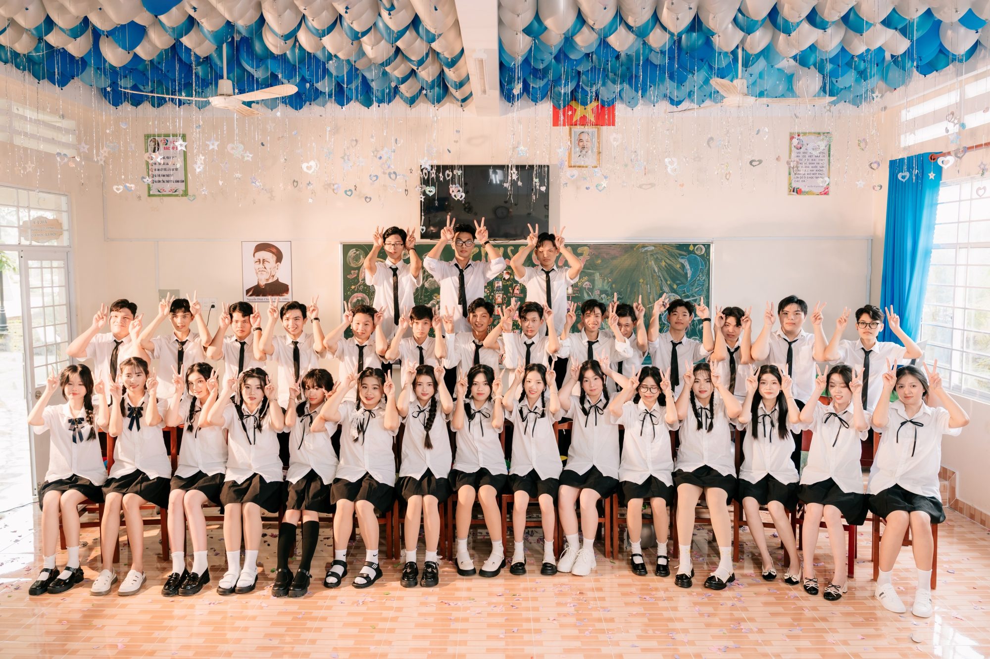 mẫu tóc chụp kỷ yếu