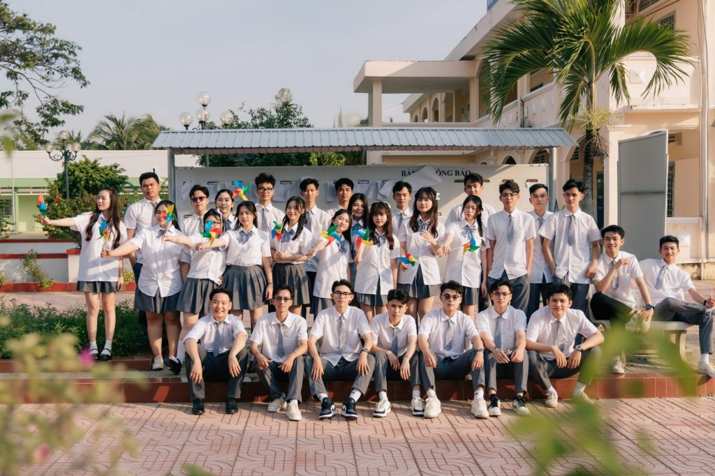 làm tóc chụp kỷ yếu