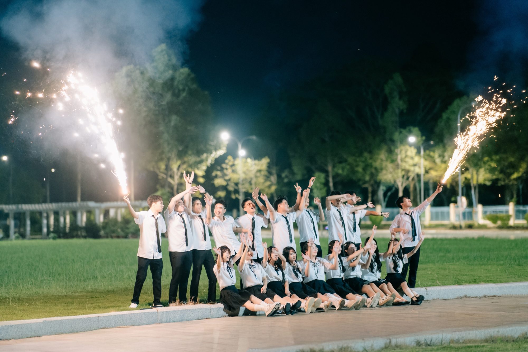 các kiểu chụp ảnh tập thể lớp đẹp