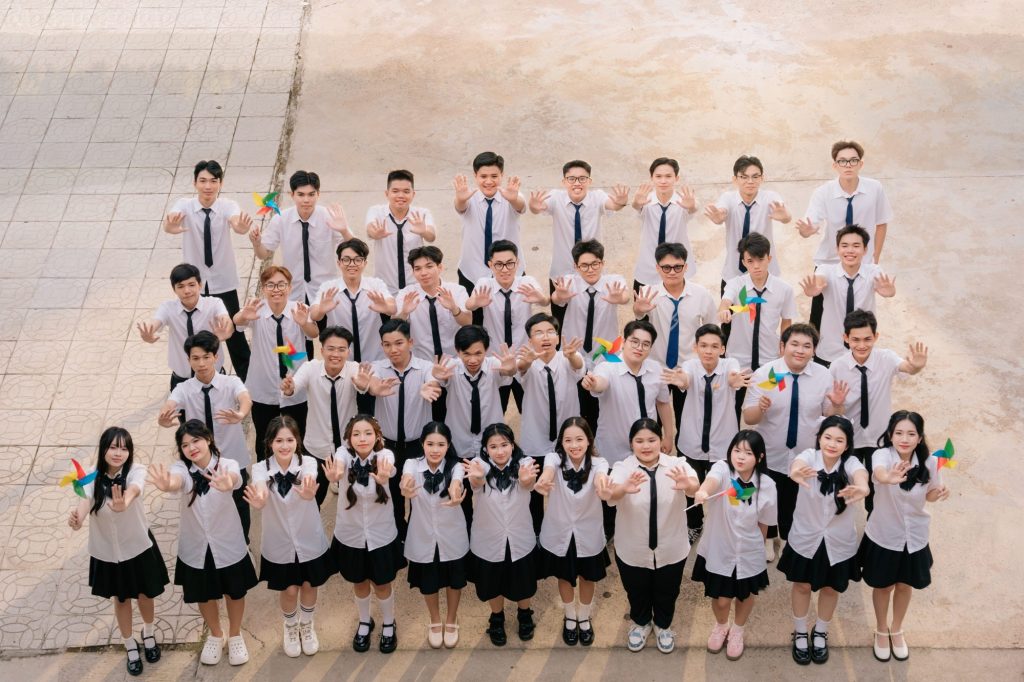 tạo kiểu chụp kỷ yếu